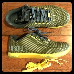 No Bull Yellow Pixel trainers size 7